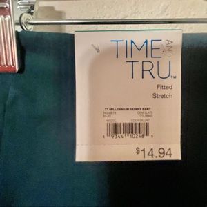 Stretch fitted pants